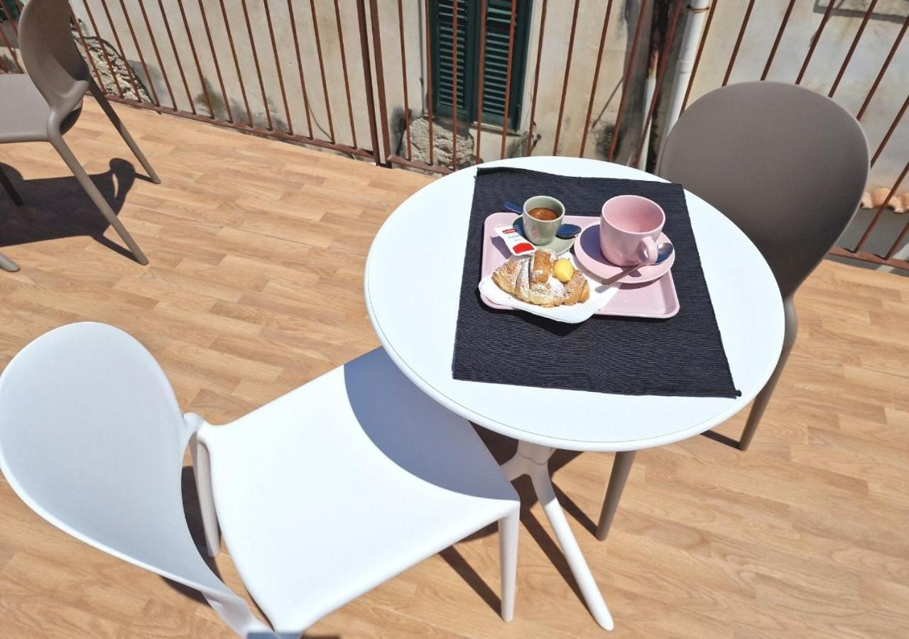 B&B Tra Le Vie Del Borgo Vieste Dış mekan fotoğraf