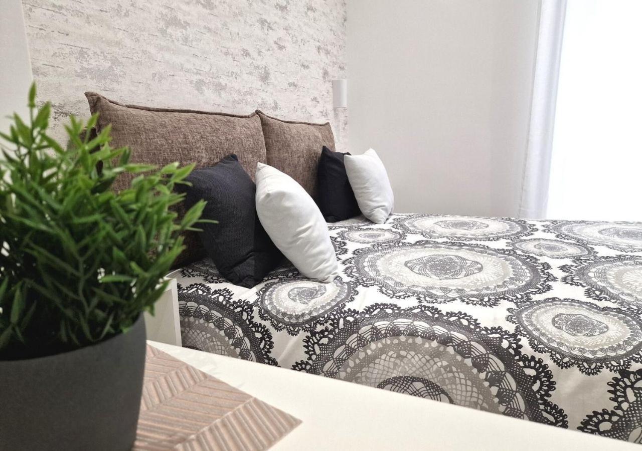B&B Tra Le Vie Del Borgo Vieste Dış mekan fotoğraf