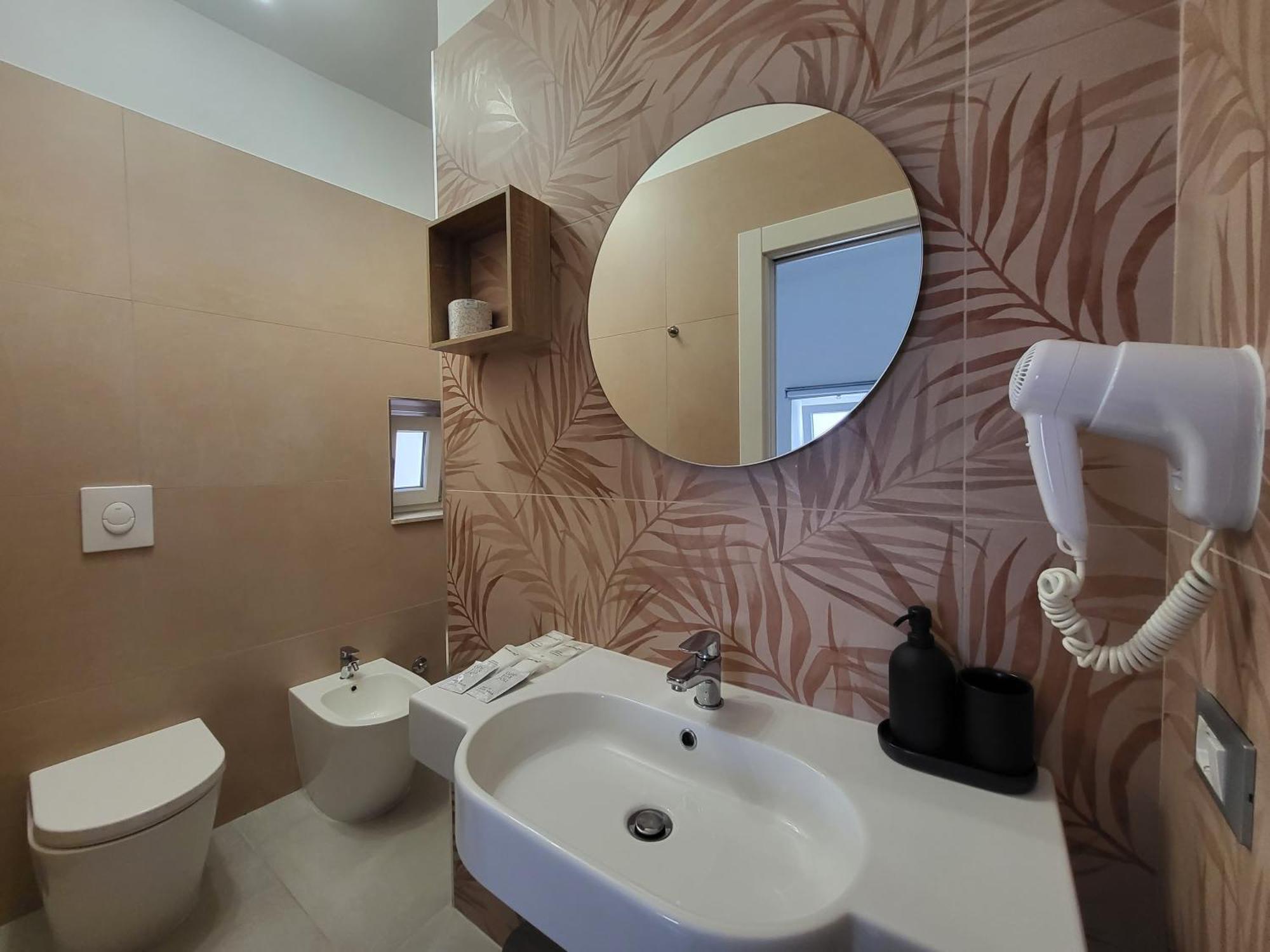 B&B Tra Le Vie Del Borgo Vieste Oda fotoğraf